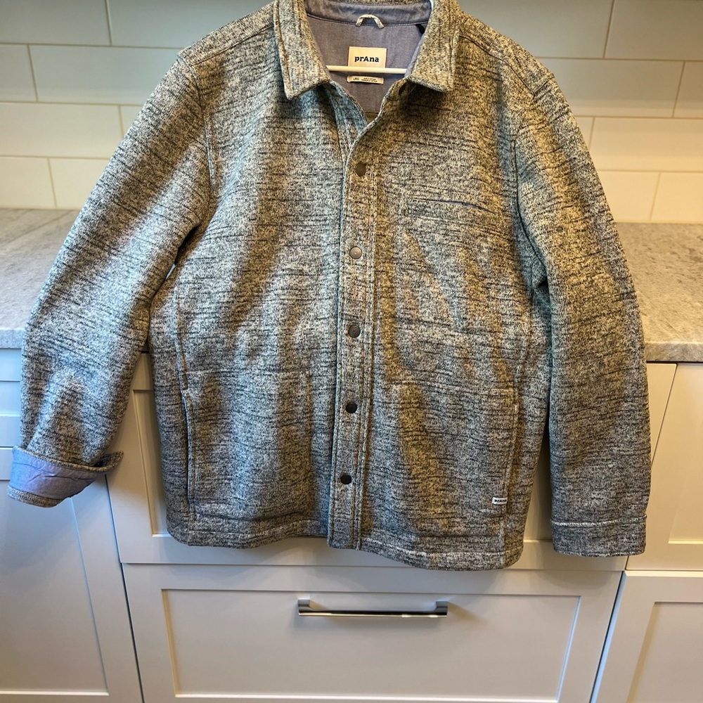 Prana men’s size Large  Tri thermal over shirt button closure